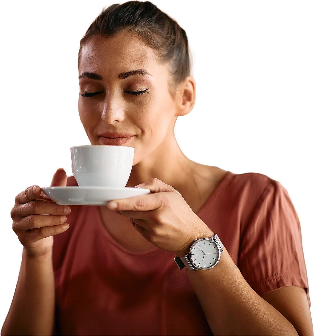 Mulher tomando um café do Moinho Brasil